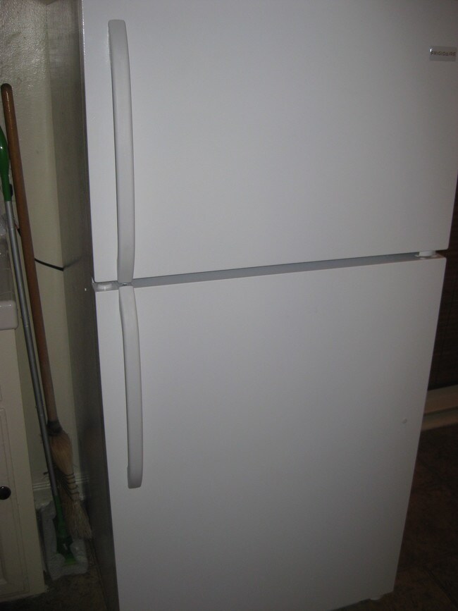 Building Photo - 4251 Degnan Blvd