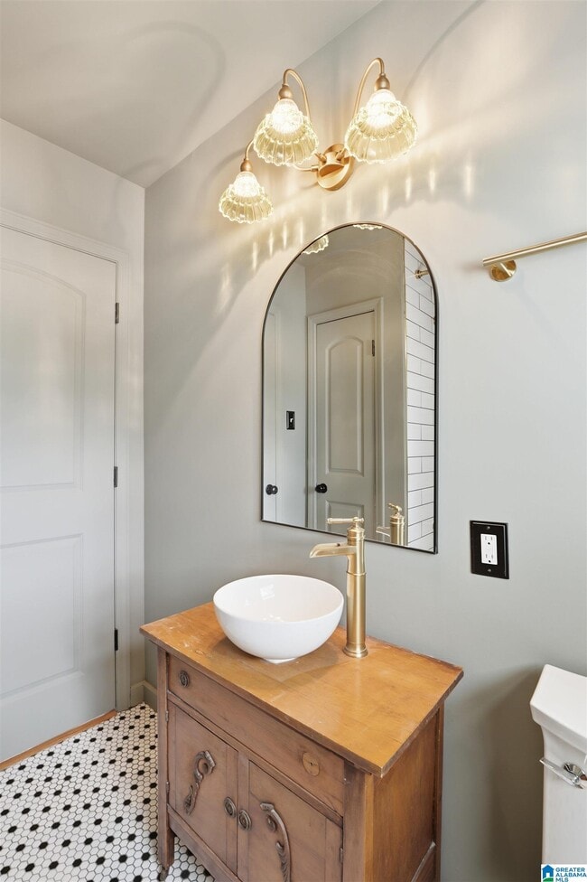 Building Photo - 5956 Crestwood Cir