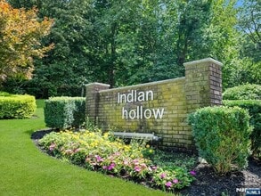 Building Photo - 241 Indian Hollow Court