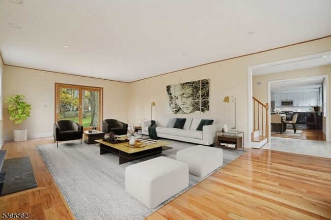 Building Photo - 215 Summit Ave