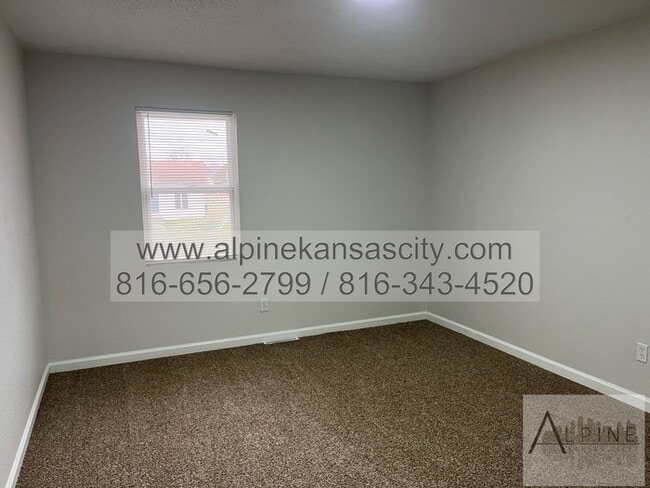 Building Photo - Updated Duplex, Fort Osage School District