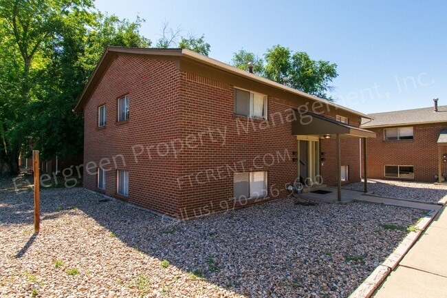 Building Photo - 923 James Ct