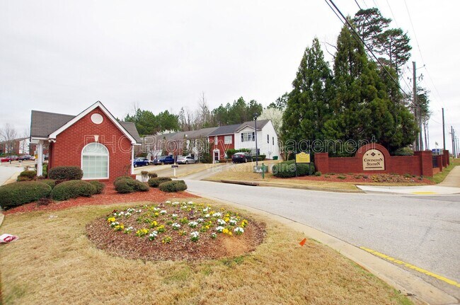 Building Photo - 5625 Strathmoor Manor Cir
