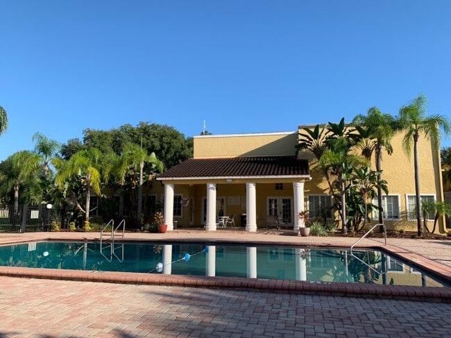 Building Photo - 1bed/1bath move-in ready condo $1100/month available December 2025