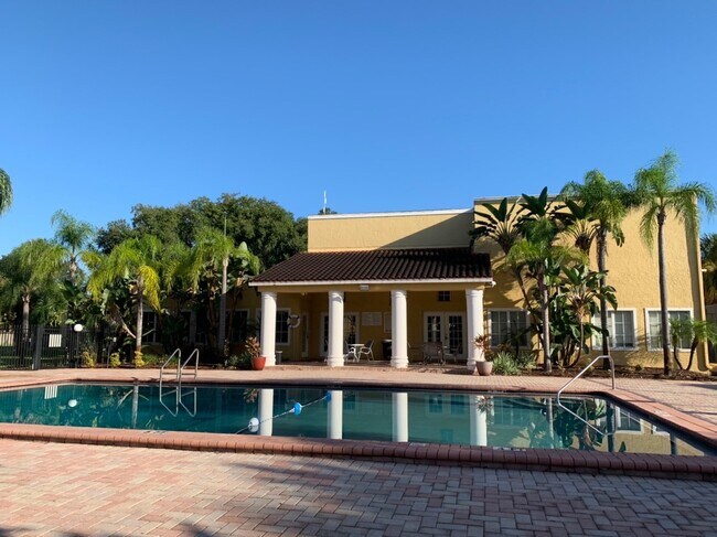 Building Photo - 1bed/1bath move-in ready condo $1140/month available December 2025