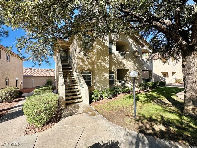 Building Photo - 5415 W Harmon Ave