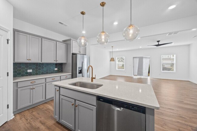 Building Photo - Stunning 3-bed, 2.5 bath townhome in Penley Place of Clover!