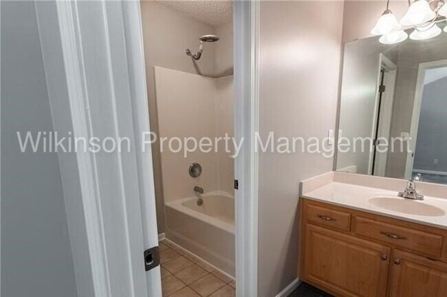 Building Photo - Gorgeous 2Bd/2.5 Bth Townhome in Ballantyne