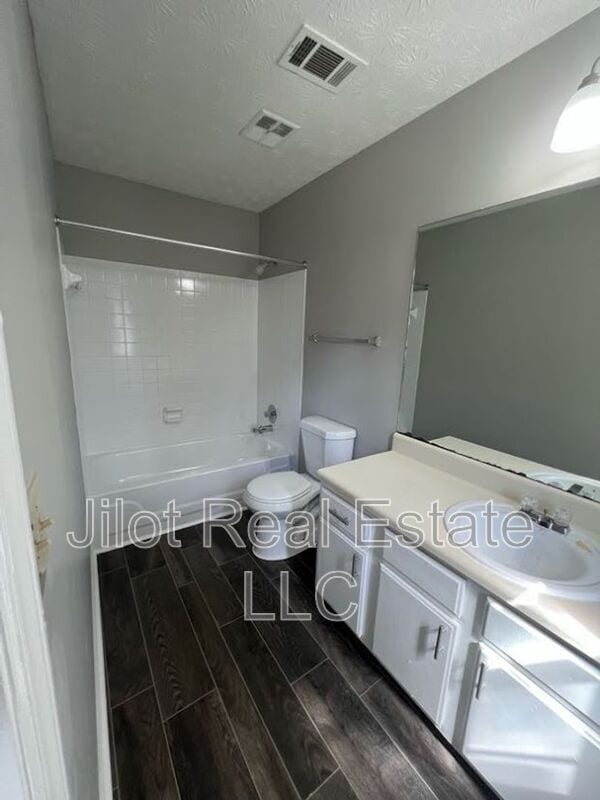 Building Photo - 803 Heritage Oaks Dr