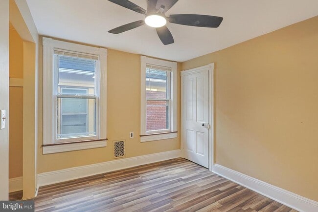 Building Photo - 113 Grand Ave