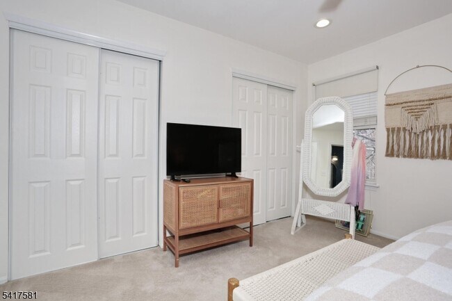 Building Photo - 2051 Charles Ct