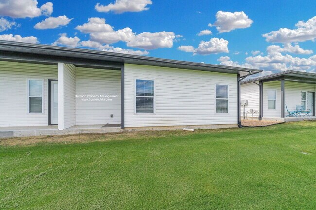 Building Photo - 2168 S Thatcher Ct