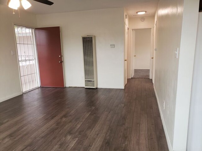 Building Photo - MOVE-In Special-Spacious La Mesa 2BR/1BA e...
