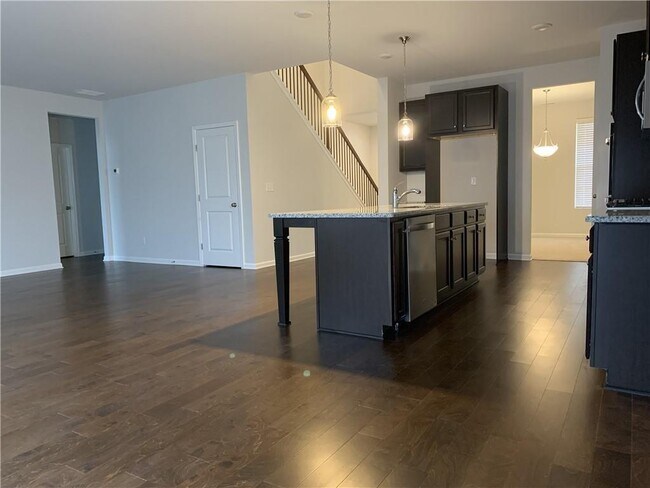 Building Photo - 430 Broadmoor Dr