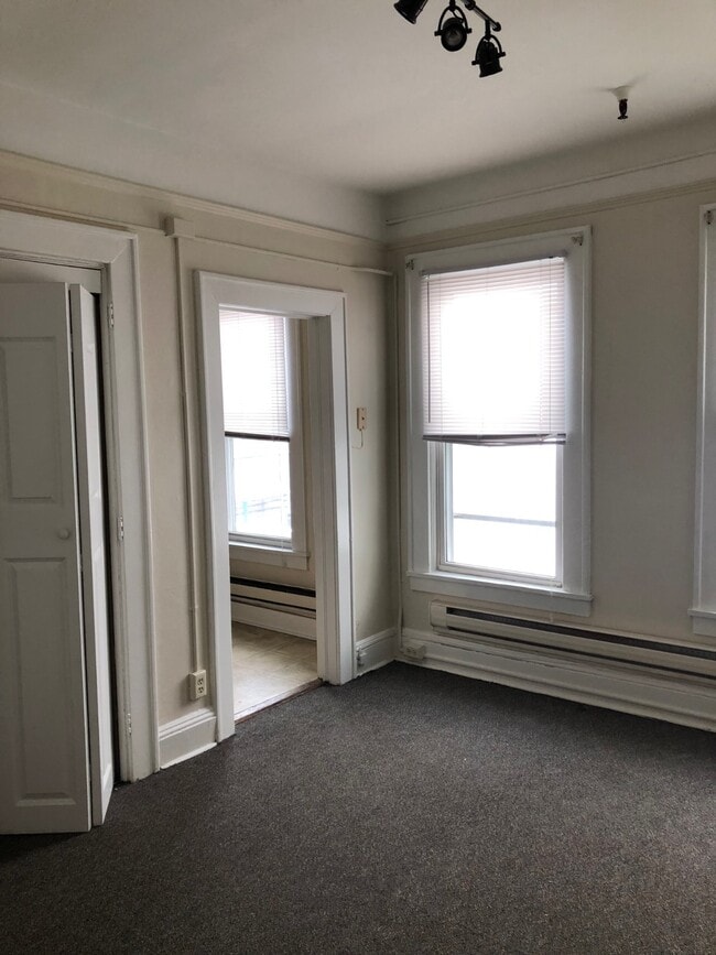 Building Photo - 132 Jay St