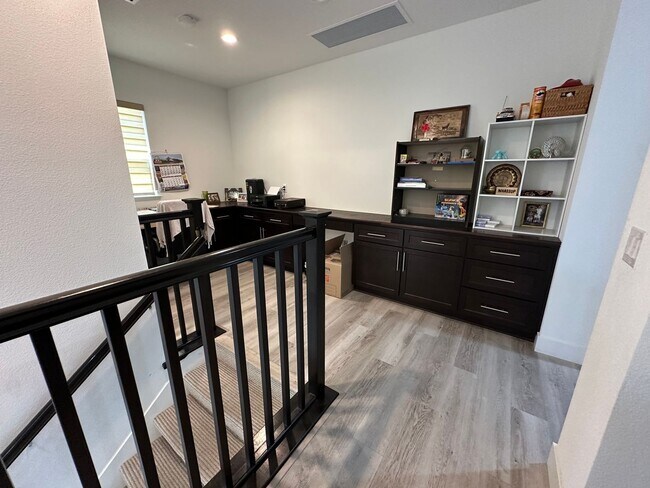 Building Photo - Beautiful 3 Bedroom, 2.5 Bath Mountain House Home.