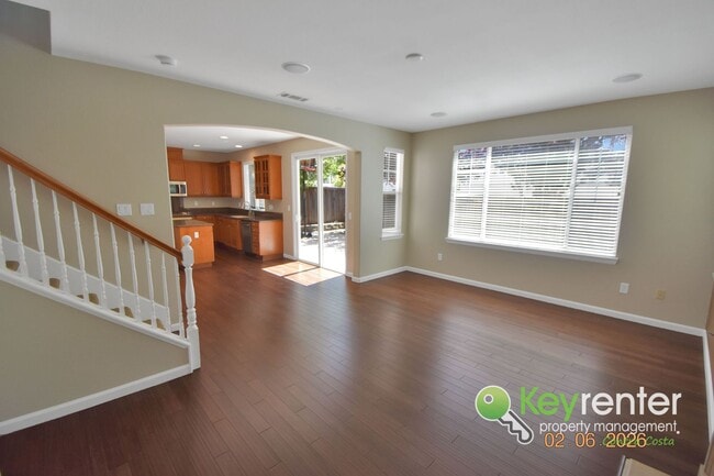 Building Photo - Beautiful 4 Bedroom Windemere Home on Corner Lot