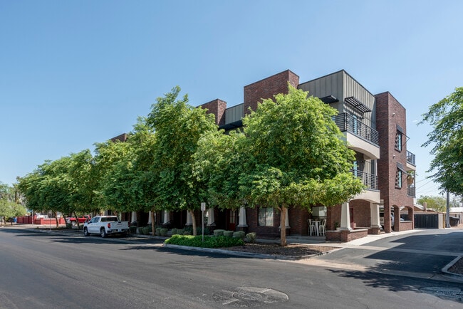 Building Photo - 475 N 9th St