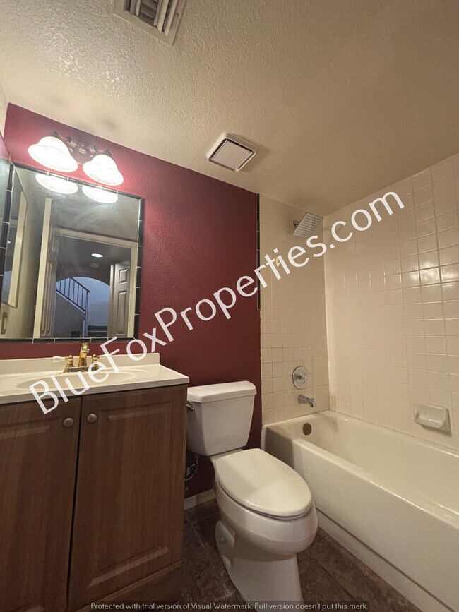 Building Photo - 231 N Ashbury Ln