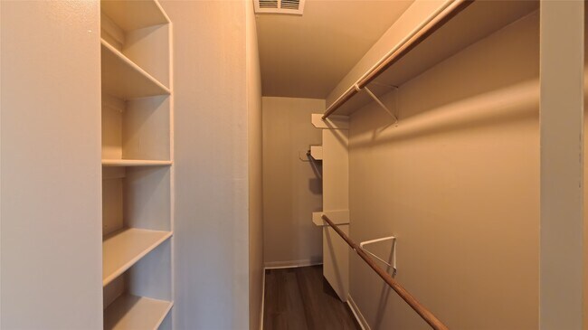 Building Photo - 7711 Kleingreen Ln