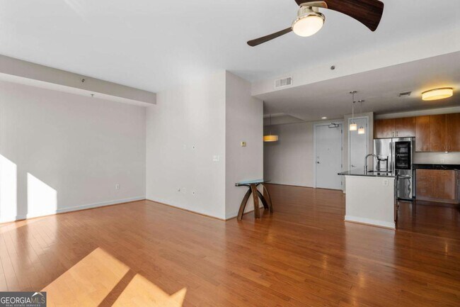 Building Photo - 711 Cosmopolitan Dr NE