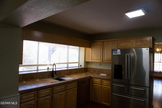 Building Photo - 9401 Pavo Ln
