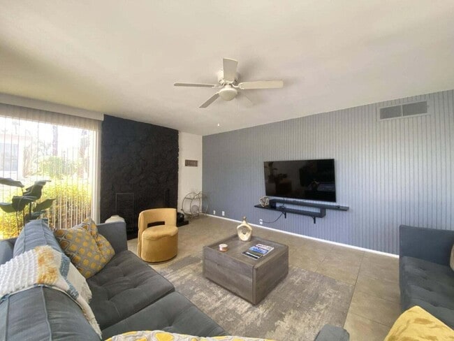 Building Photo - 46023 Portola Ave