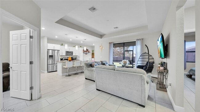 Building Photo - 221 Chiquita Blvd N