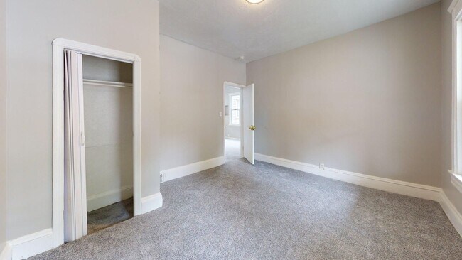 Building Photo - 3200 W 94th St