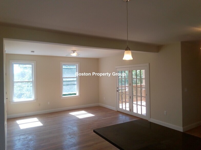 Building Photo - 39 Millmont St