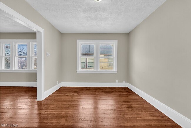 Building Photo - 3519 W 100th St