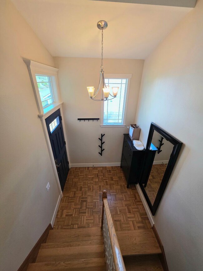 Building Photo - Auburn west hill - 4 bedroom & 3 bathroom well maintained home.  Available NOW!!