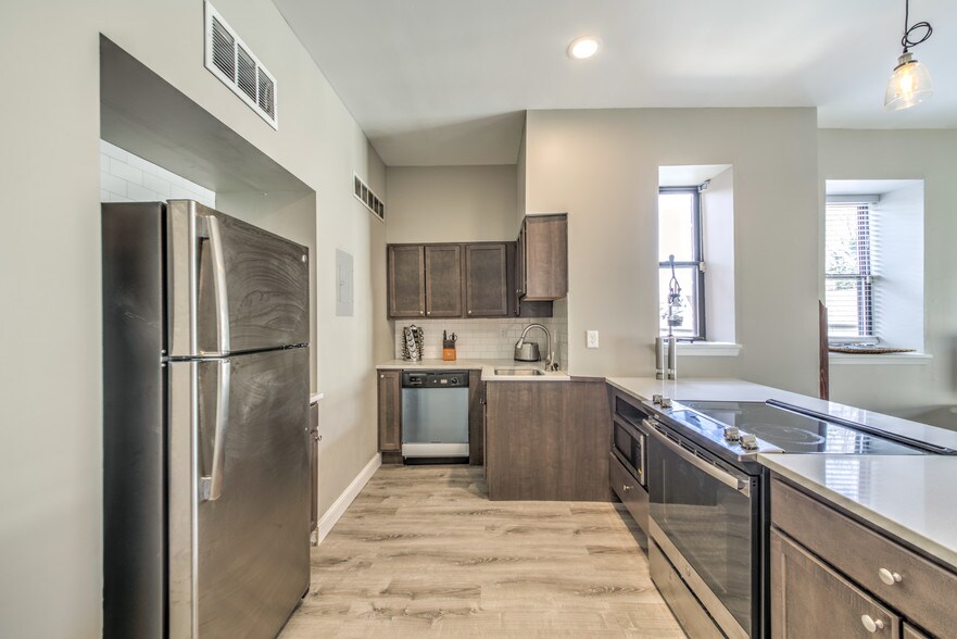 Building Photo - 3629 McRee Ave