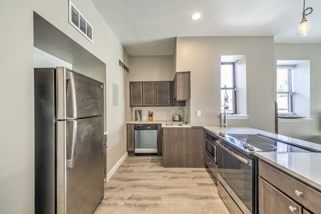 Building Photo - 3633 McRee Ave