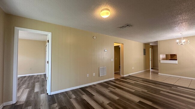 Building Photo - 112 Cory Ln