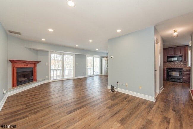 Building Photo - 56 Woods Edge Dr