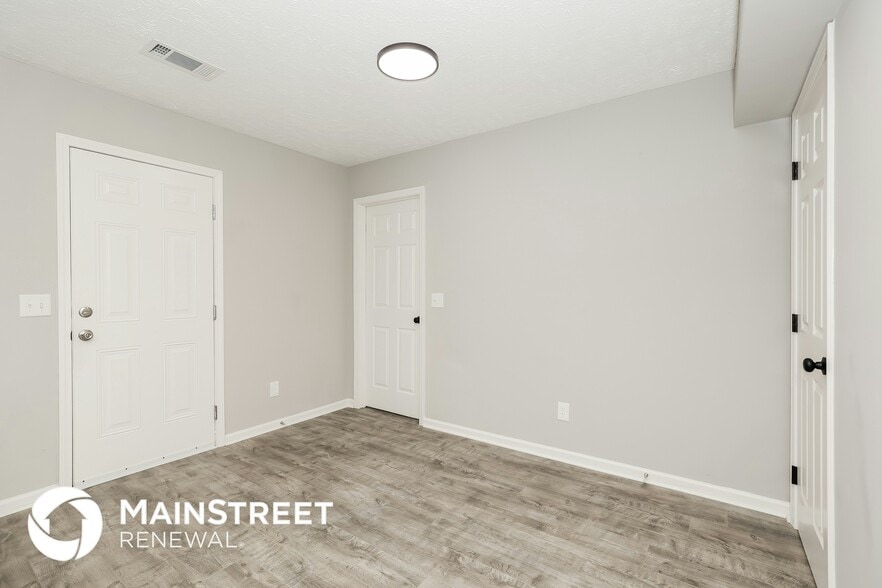 Building Photo - 801 Clouddale Ct