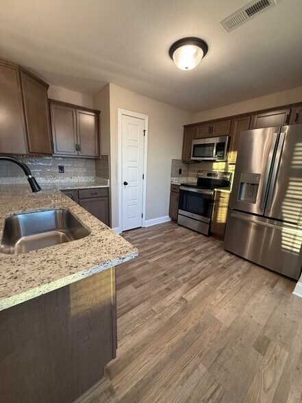 Building Photo - 1100 Cardinal Creek Dr