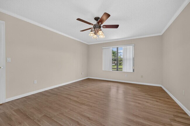 Building Photo - 184 Mastic Tree Ct