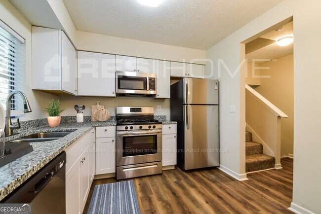 Building Photo - 1719 Vauxhall Dr