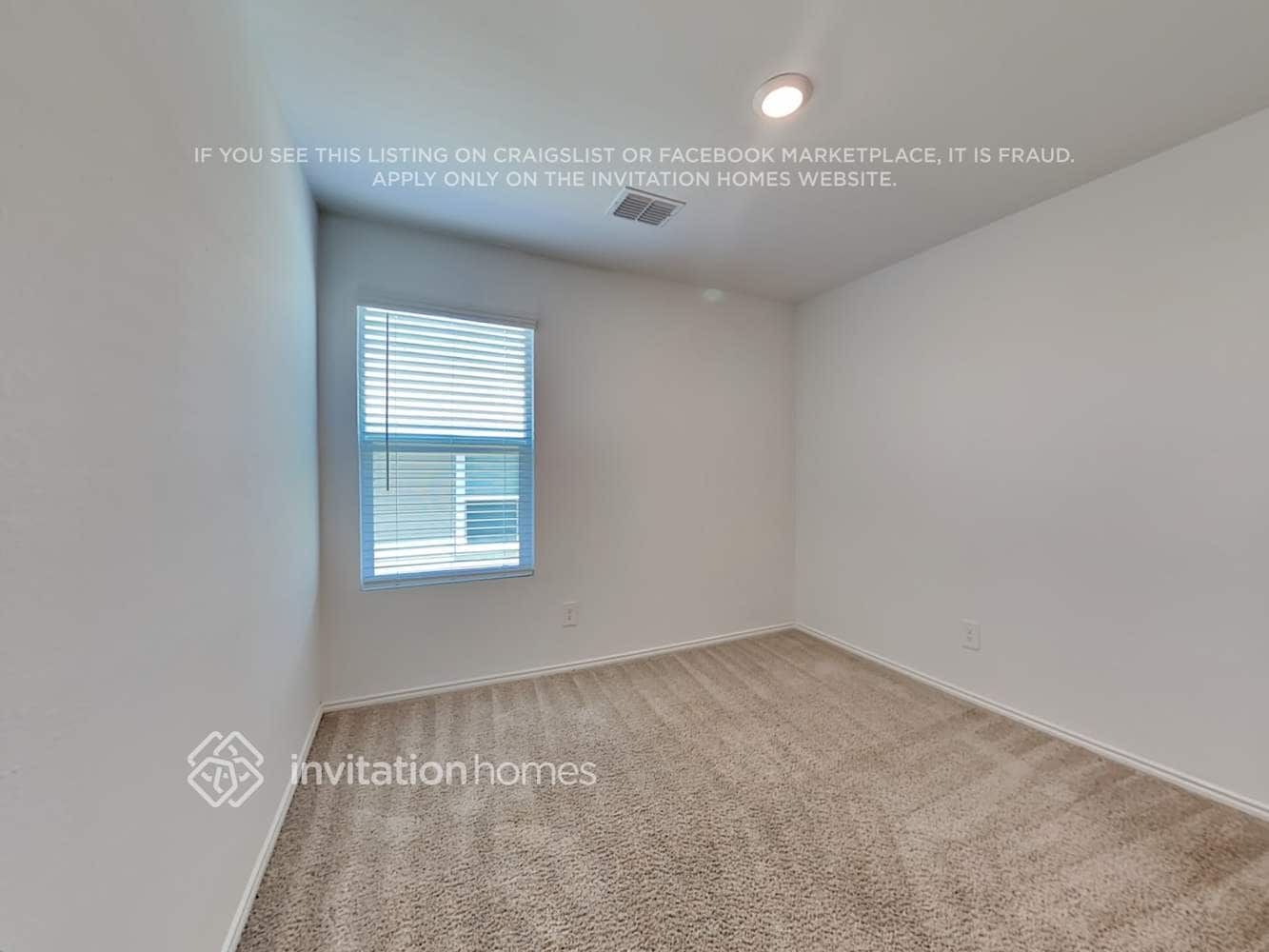 Building Photo - 3205 Crestone Dr