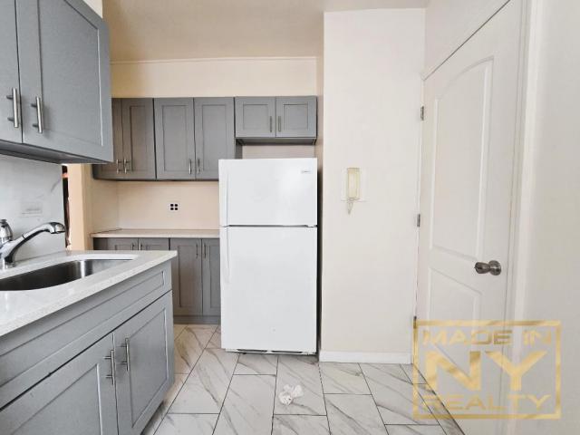 Primary Photo - 2 bedroom in REGO PARK NY 11374