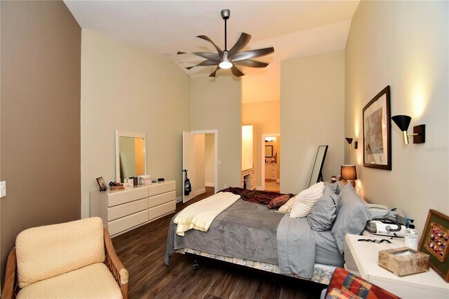 Building Photo - 1631 Starling Dr