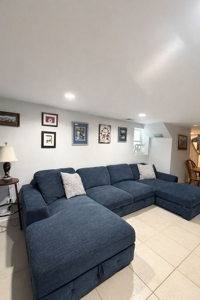 Building Photo - 4151 W Fullerton Ave