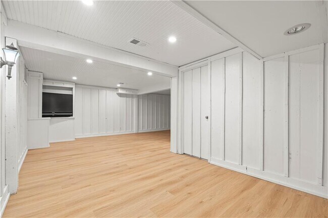 Building Photo - 78 Pheasant Dr SE