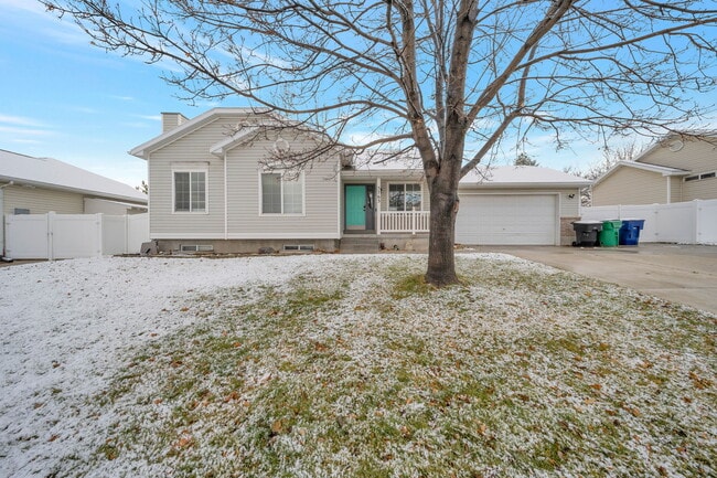 Building Photo - 5763 Ophelia Ln