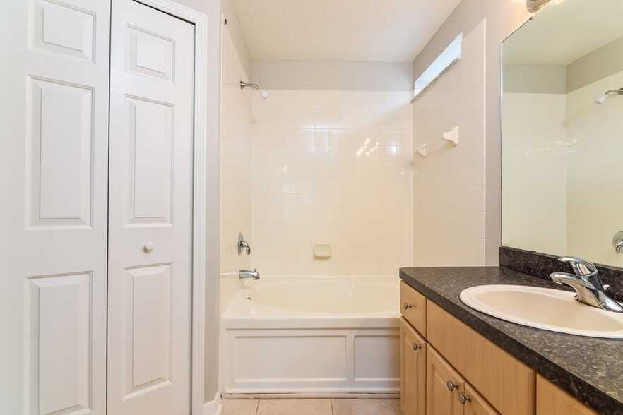 Building Photo - 5822 Wrenwater Dr