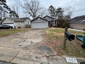 Building Photo - Nice 3 Bedroom 2 Bath Home in West Little Rock