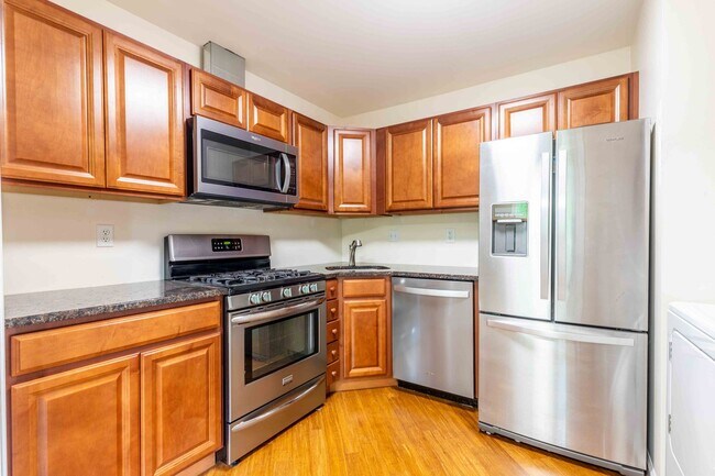 Building Photo - Spacious 3 Bedroom, 2 Bath Condo in Unionv...