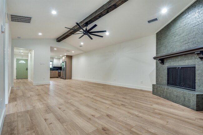 Building Photo - 1215 Mill Valley Dr